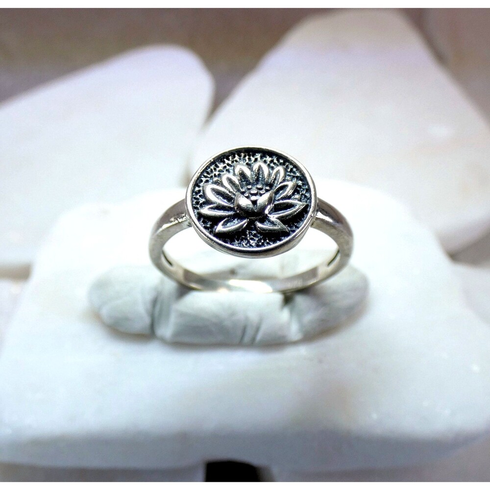 VTG Sterling Silver Lotus Flower Ring Size 4